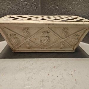 Vintage Cast Iron Hen Feathers Pineapple Lattice Planter Flower Brick
